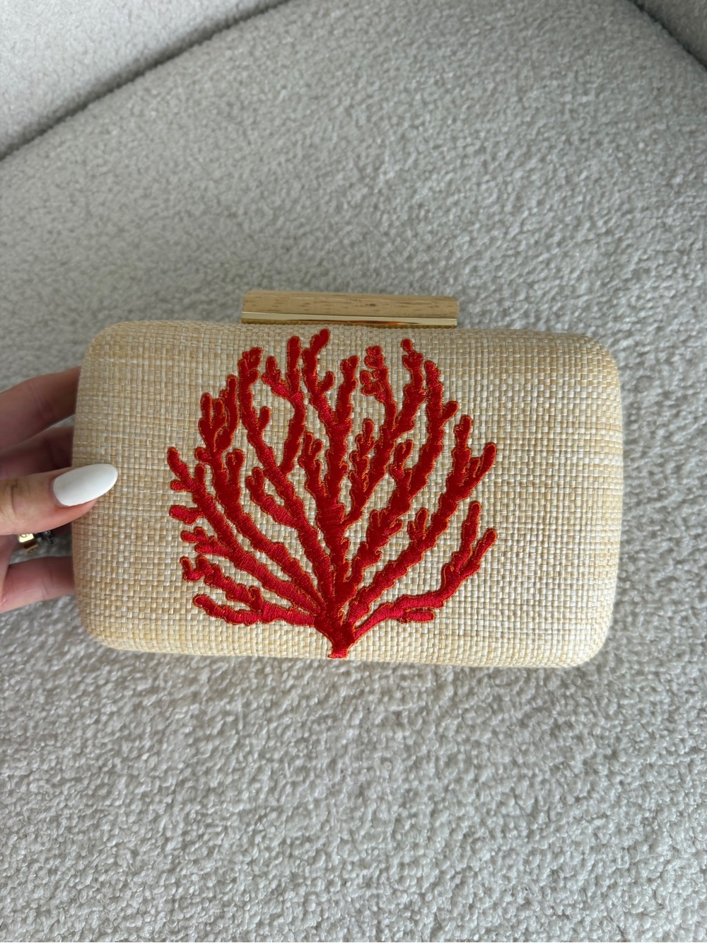 Shiraleah Natural Straw Clutch with Gold Hardware - Picture 3 of 6